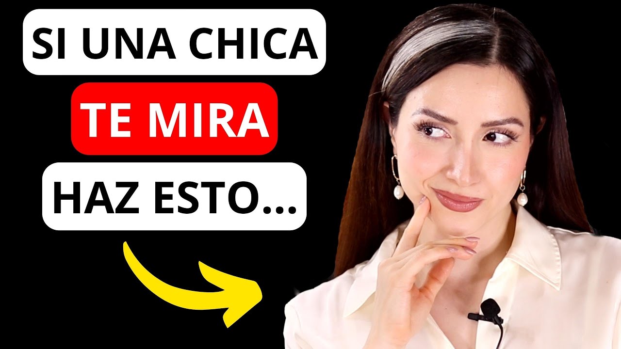 una chica me mira seria y fijamente